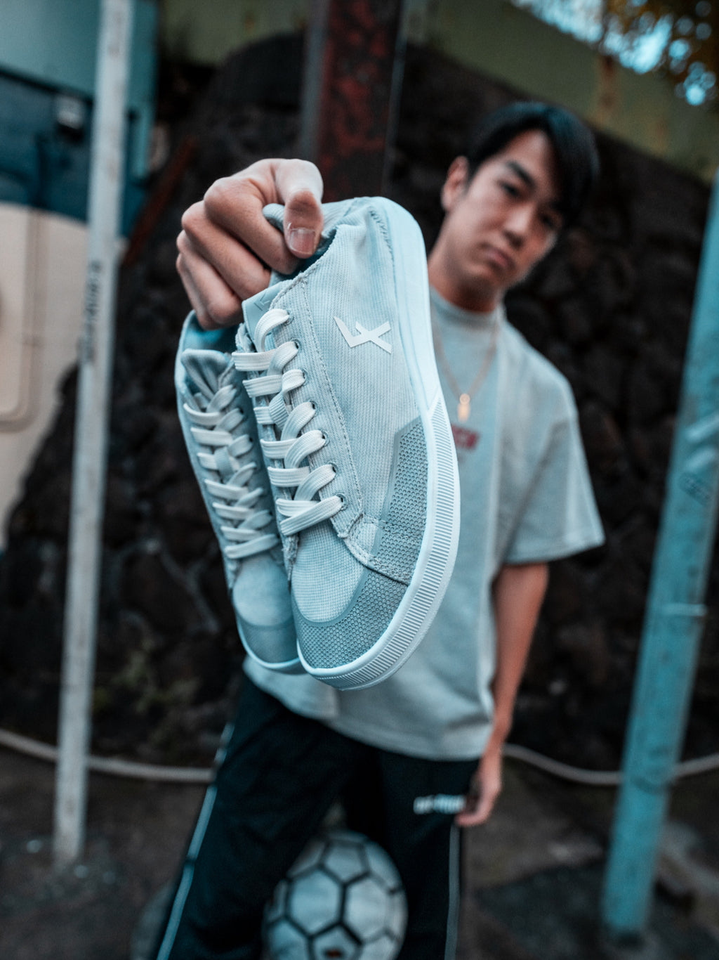 Explore U Grey - Freestyle- und Street-Fußballschuhe