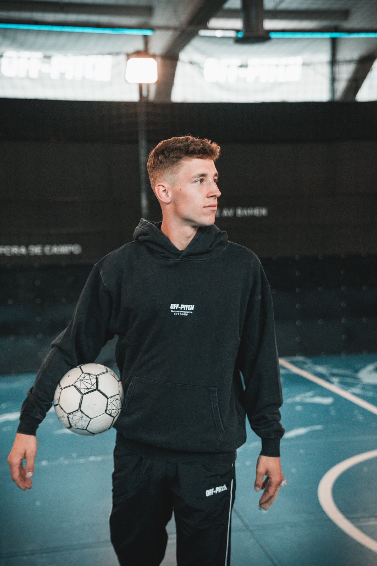 Players off the pitch Hoodie – acid-washed