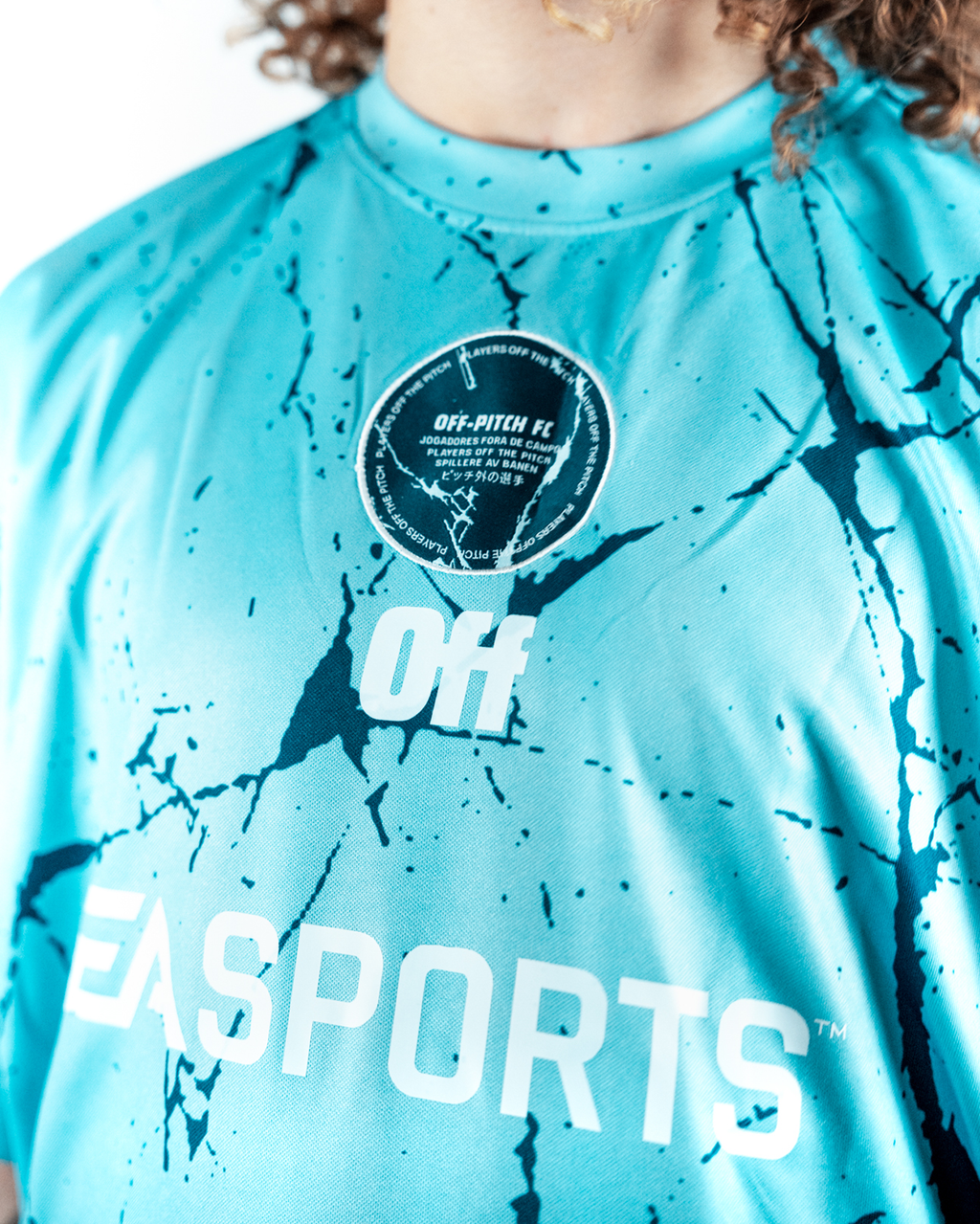 Off-Pitch x EA Sports Cracked Ice Trikot Hellblau