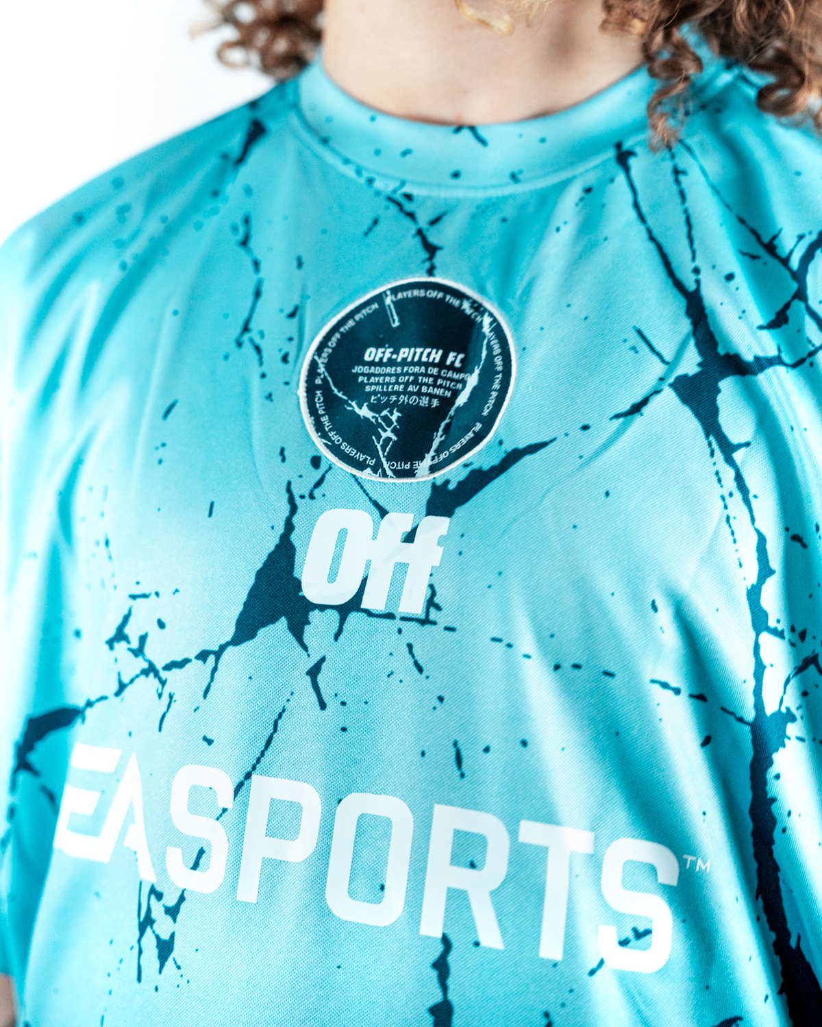Off-Pitch x EA Sports Cracked Ice Trikot Hellblau