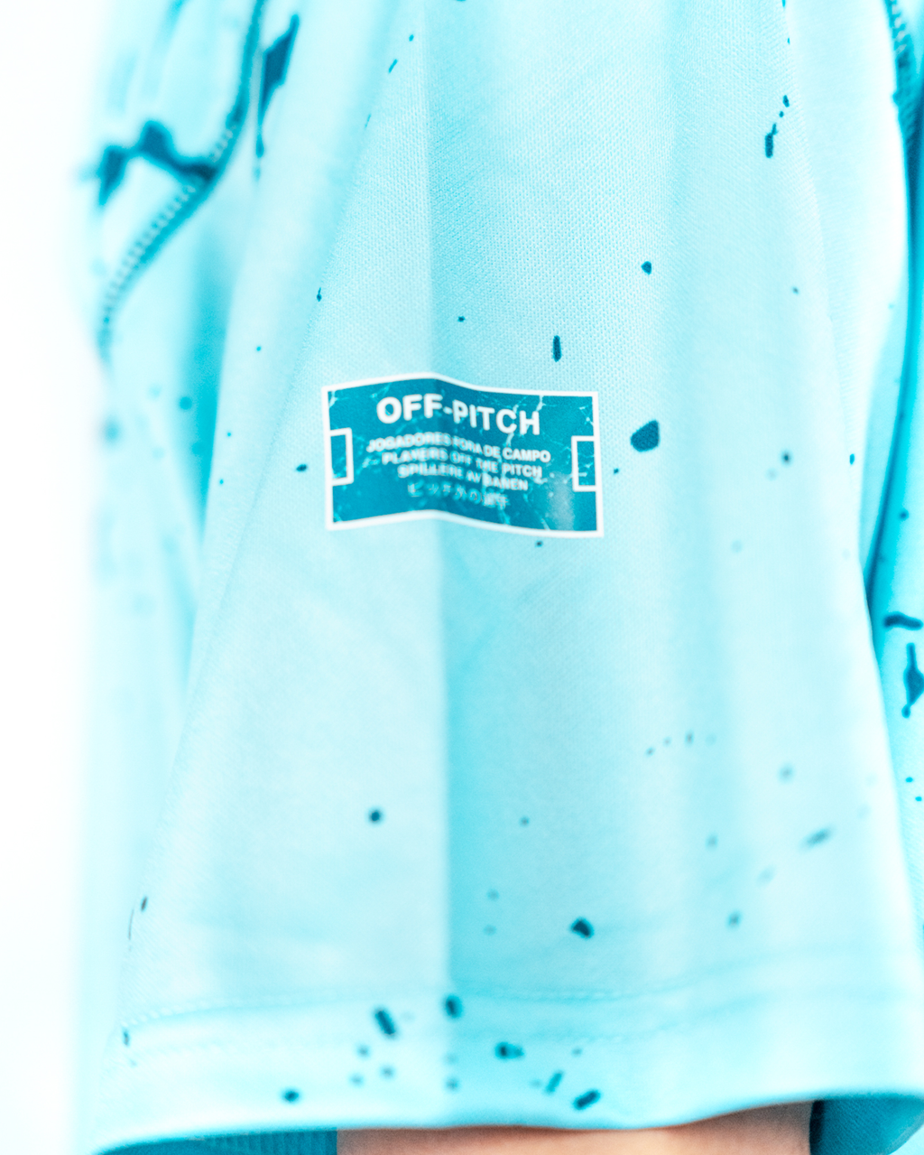 Off-Pitch x EA Sports Cracked Ice Trikot Hellblau
