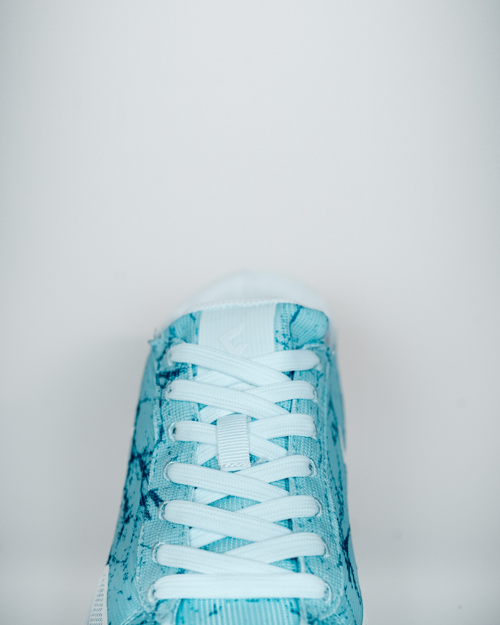 Explore U - Cracked ice freestyle football shoes