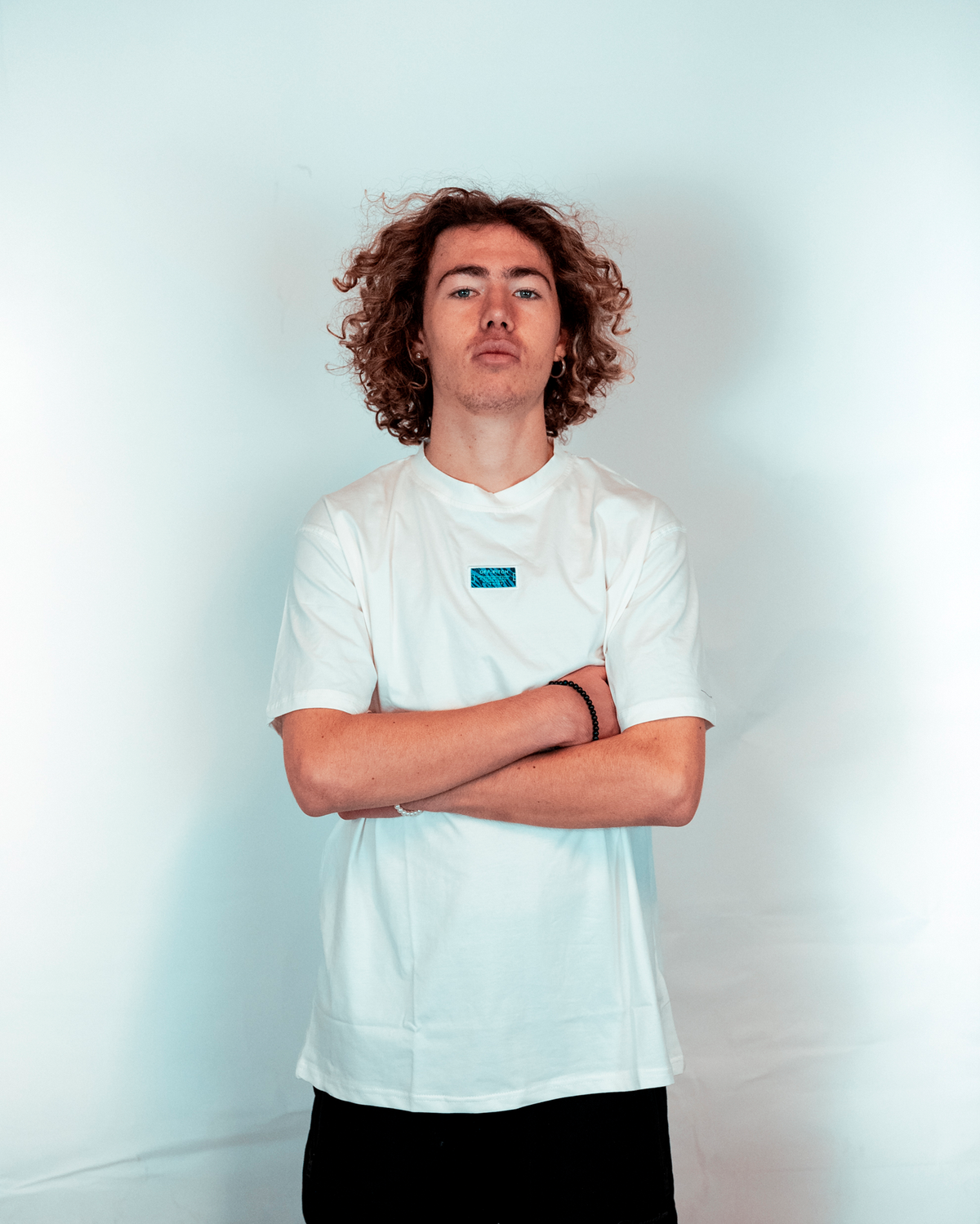 Colorful Court T-Shirt – Weiß