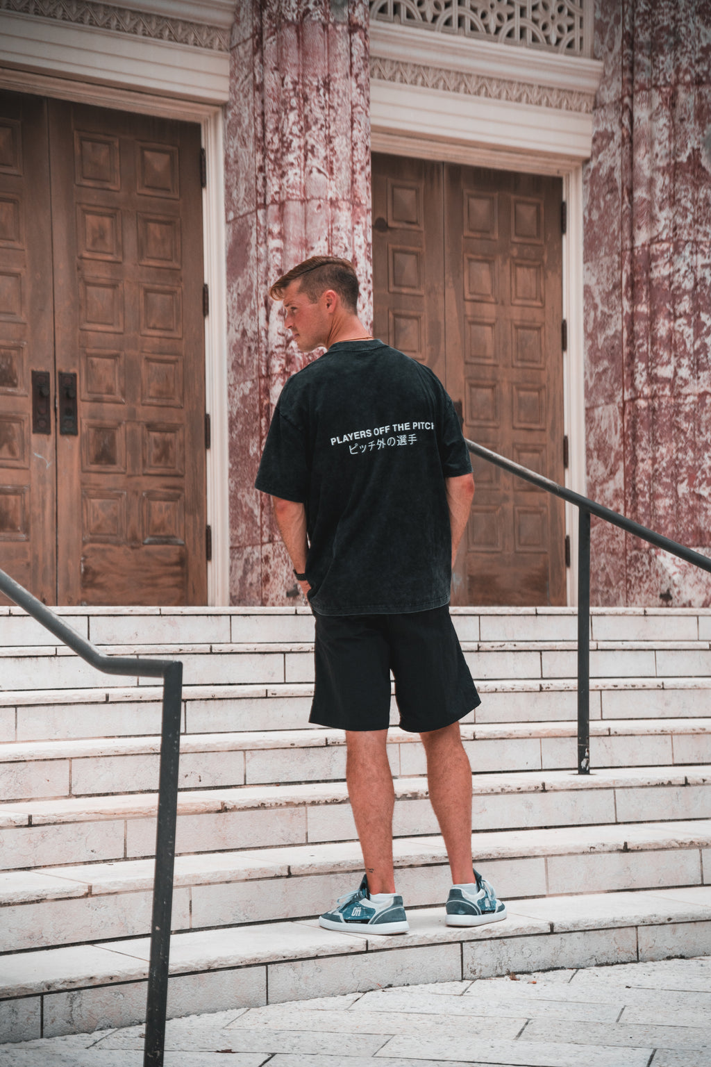 Players off the pitch T-Shirt - Black Acid Washed