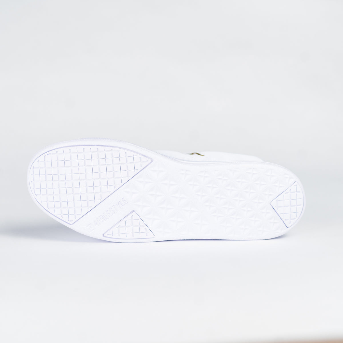 Explore U - Freestyle and Street football shoes - White